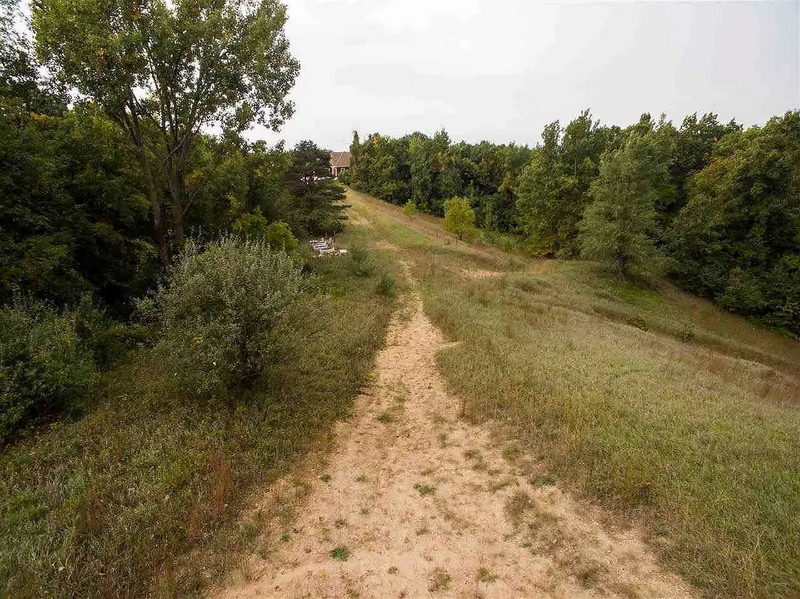 Kandahar Ski Club (Summit Ski Club) - Real Estate Photo (newer photo)